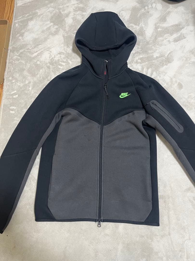 NIKEテックフリースセットアップ　s size NIKE ロゴ テックフリース セットアップ TECH FLEECE (Nike/パーカー