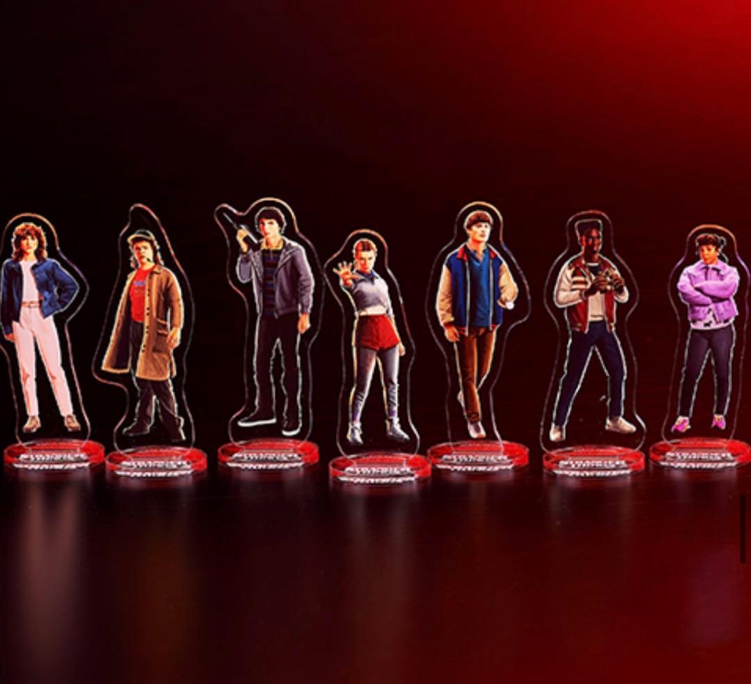 ストレンジャー・シングス ミニアクリルスタンド3種＋缶バッチ セット