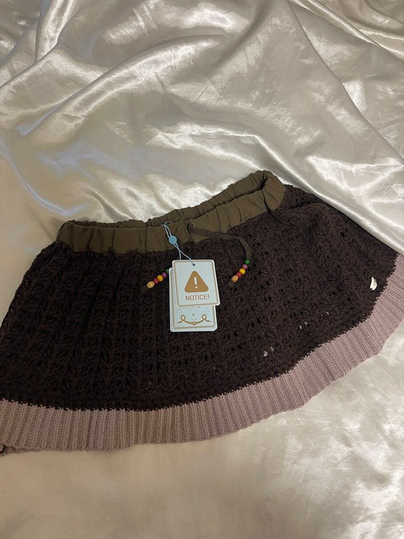 COYSEIO ブラウンとピンクのミニスカート COYSEIO ブラウンとピンクのミニスカート COYSEIO ブラウンとピンクの