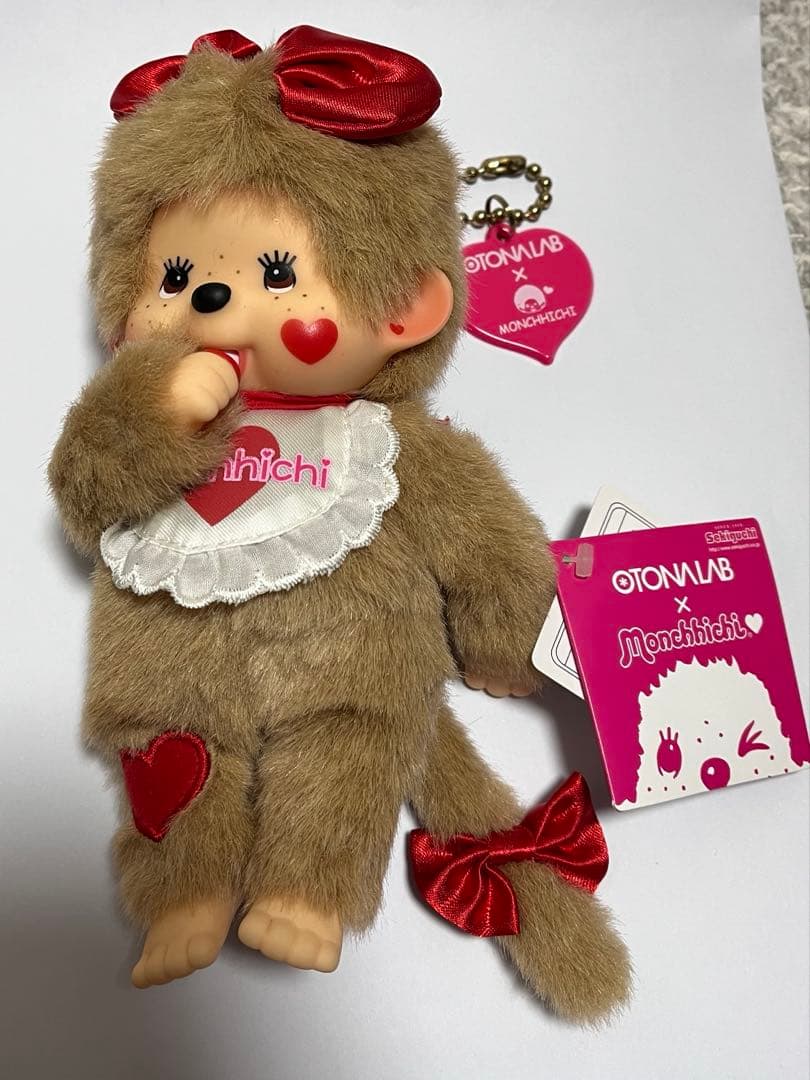 オトナラボ　モンチッチ　マスコット モンチッチマスコットポーチ ⁡ 各1900円 ⁡ サイズ: 約D3