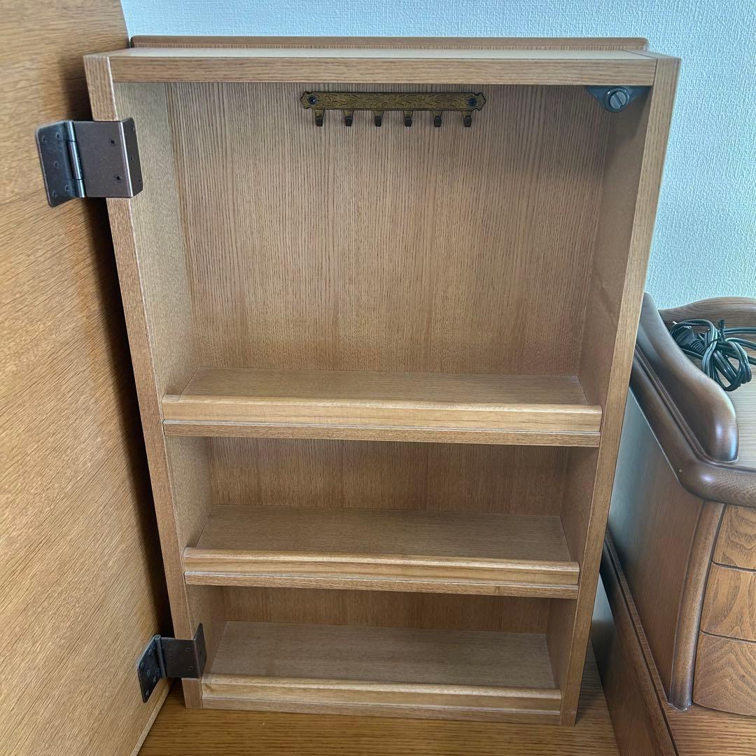 猫脚ドレッサー 高級 アンティーク レトロランプ付 開き鏡