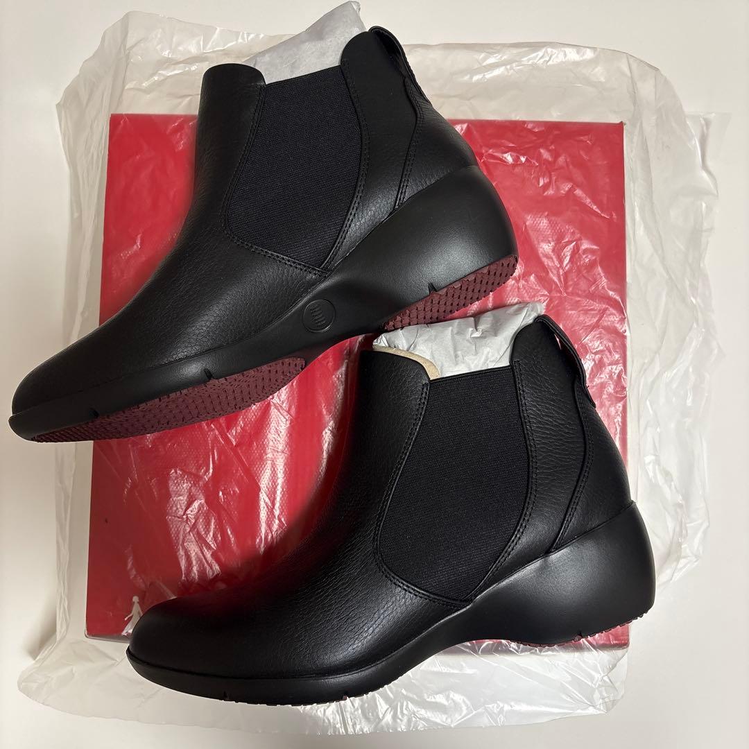 《お値引きしました》 新品！fitfit サイドゴアブーツ　24.5cm