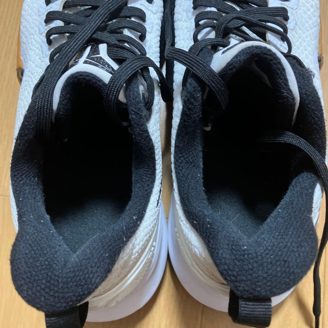 バスケットボールシューズ ホワイト/ブラック　NIKE KOBE 25.5cm