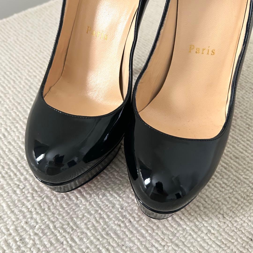 クリスチャン ルブタン パンプス エナメル 黒 22.5cm
