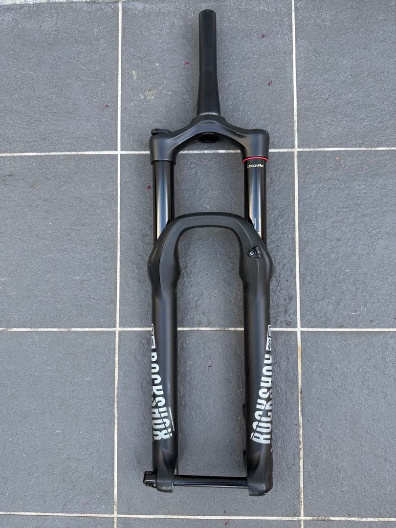 RockShox Yari RC 27.5 160mm サスペンションフォーク Amazon.co.jp: RockShox ヤリ RC サスペンションフォーク | 29インチ