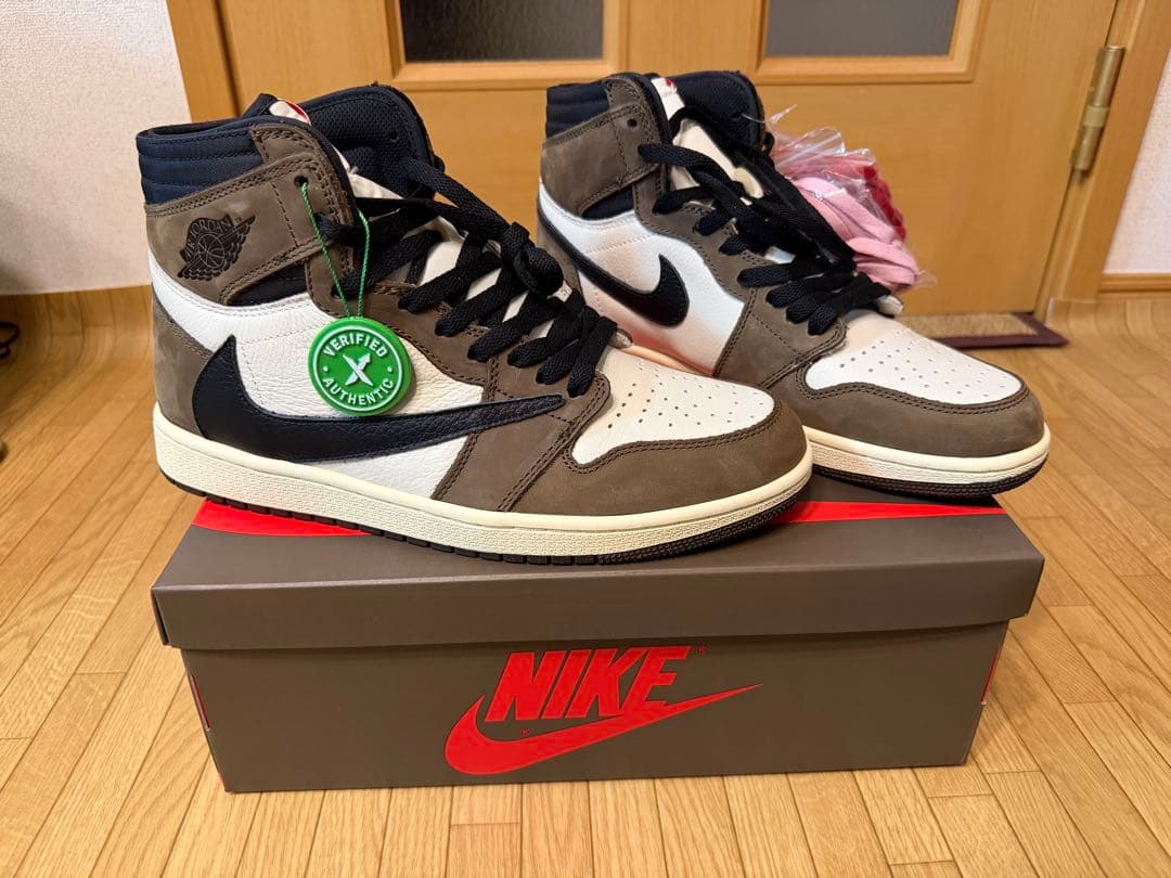 Travis Scott × Nike Air Jordan 1 ダークモカ NIKE × Travis Scott】Air Jordan 1 Low OG SP “Black/Dark Mocha”が