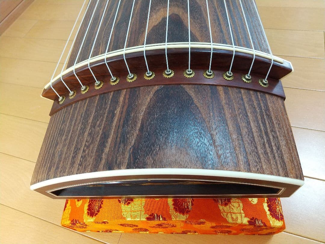 user_086757c9様専用】金蒔絵入り 高級 和琴 お琴 13弦琴 お筝 - メルカリ
