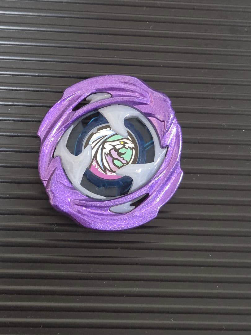 (新品未使用)ベイブレードX　UX-00ワイバーンホバー2-80GN　最安値 ベイブレードX Beyblade X UX-00 ワイバーンホバー2-80GN - メルカリ