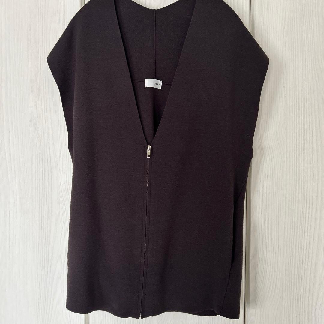 ヤマダヤ YORT ブラック Vネック ベスト - メルカリ