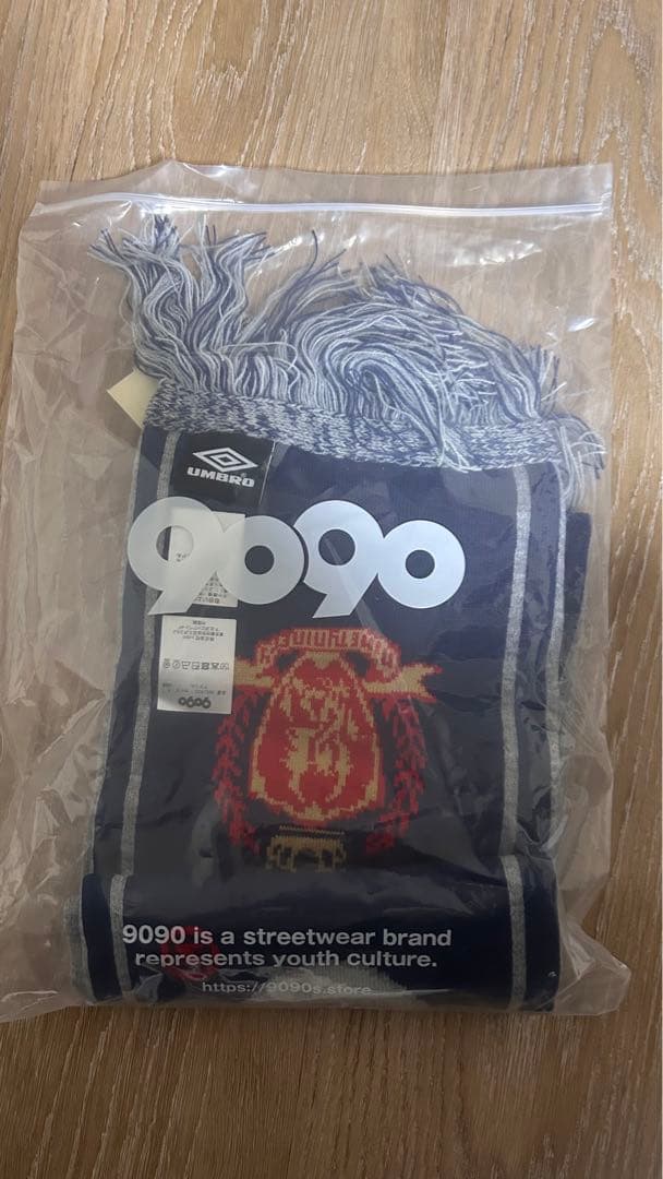 9090 ネイビー マフラー Umbroロゴ ネット完売品 9090 ネイビー マフラー Umbroロゴ ネット完売品 - メルカリ