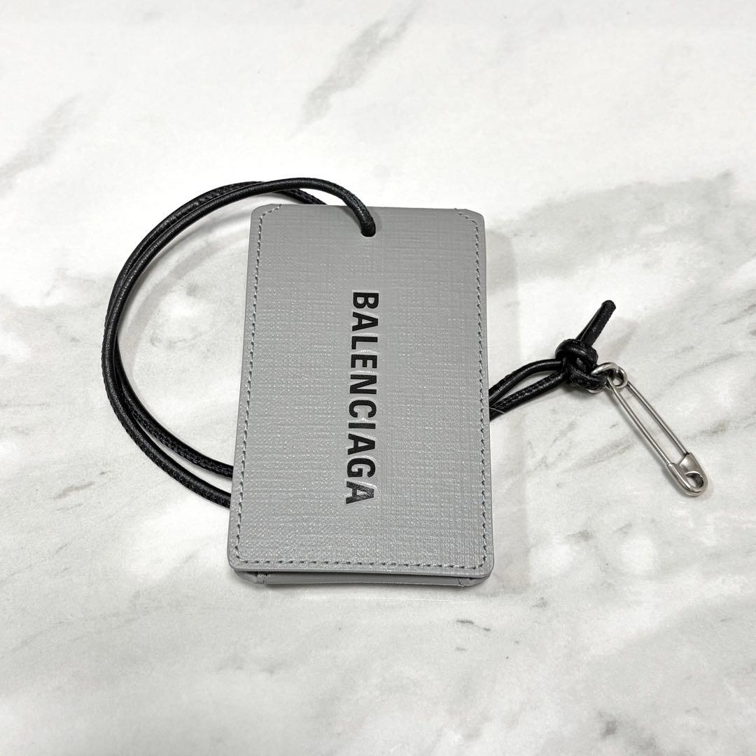 バレンシアガ　チャーム　タグ　レザー　キーホルダー　カードケース　バッグ BALENCIAGA Ledger Stax カードホルダー ケース チャーム レザー