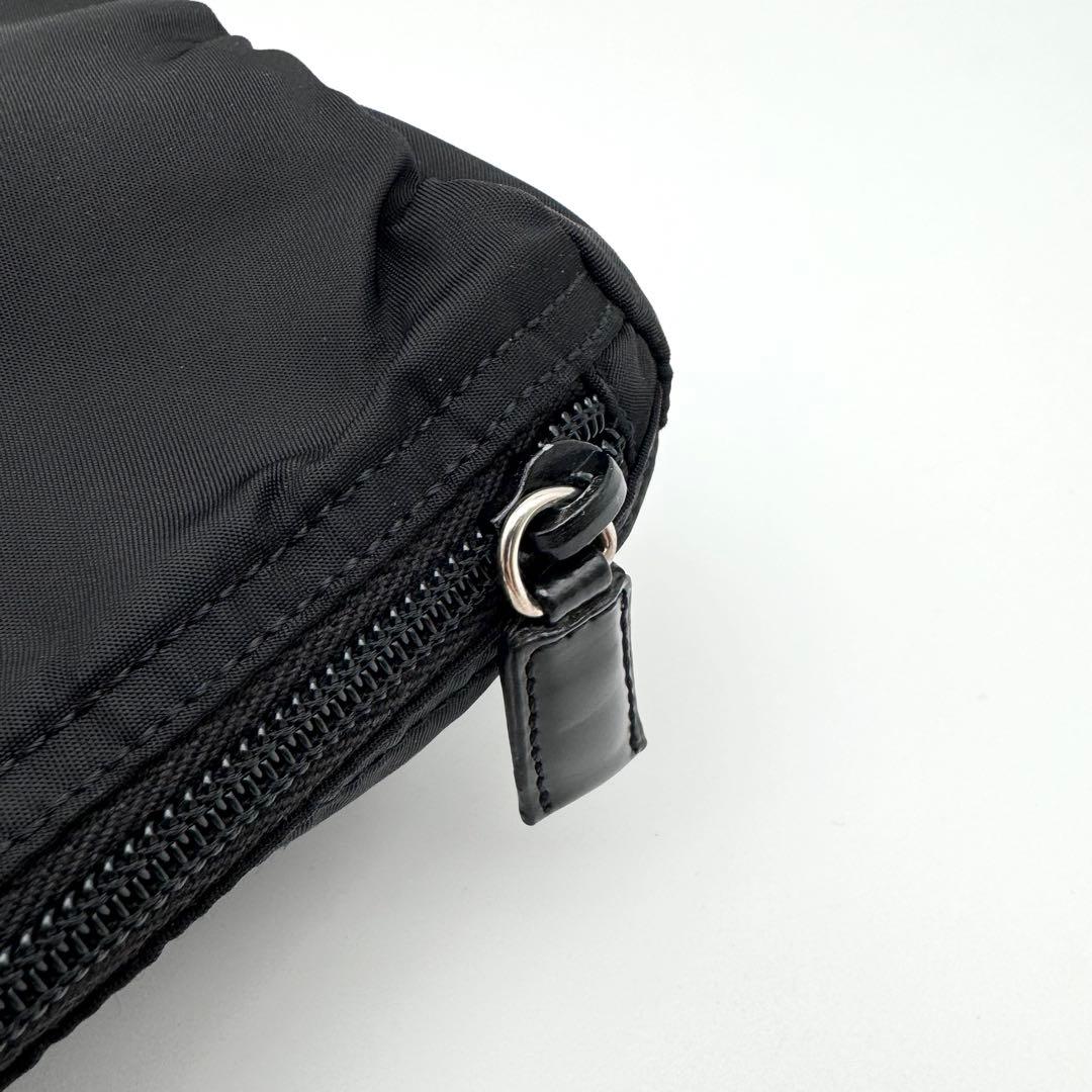 極美品 PRADA プラダ ナイロン ポーチ セカンドバッグ 三角ロゴ