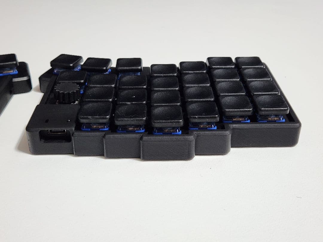 Glove51tb 完成品 低背トラボ ロープロファイル 無線接続 ブラック