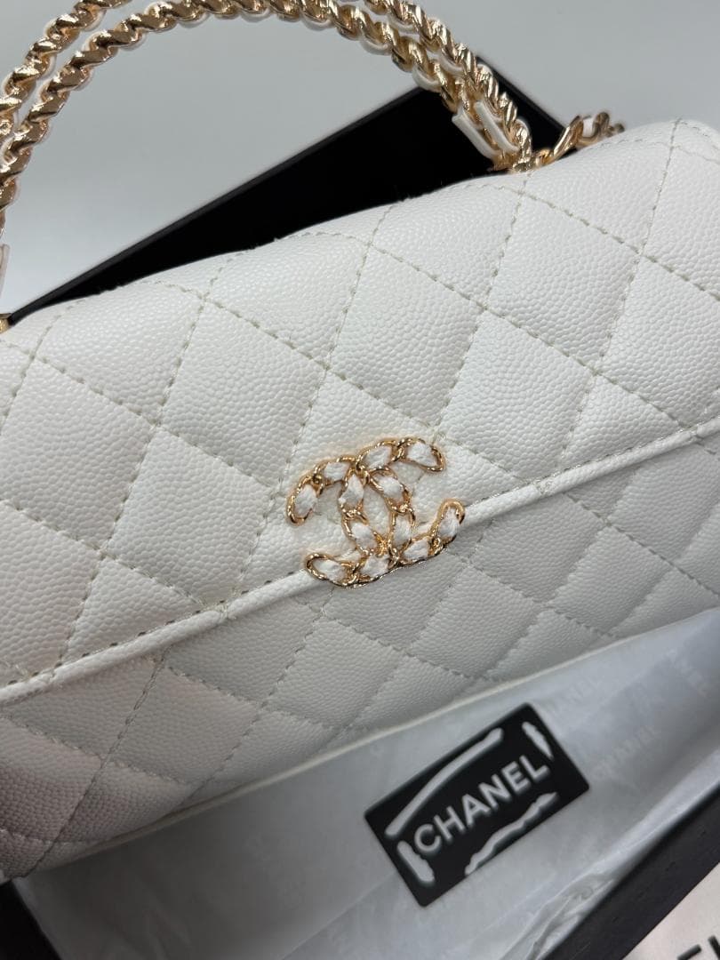 ホワイト キルティングバッグ - メルカリ