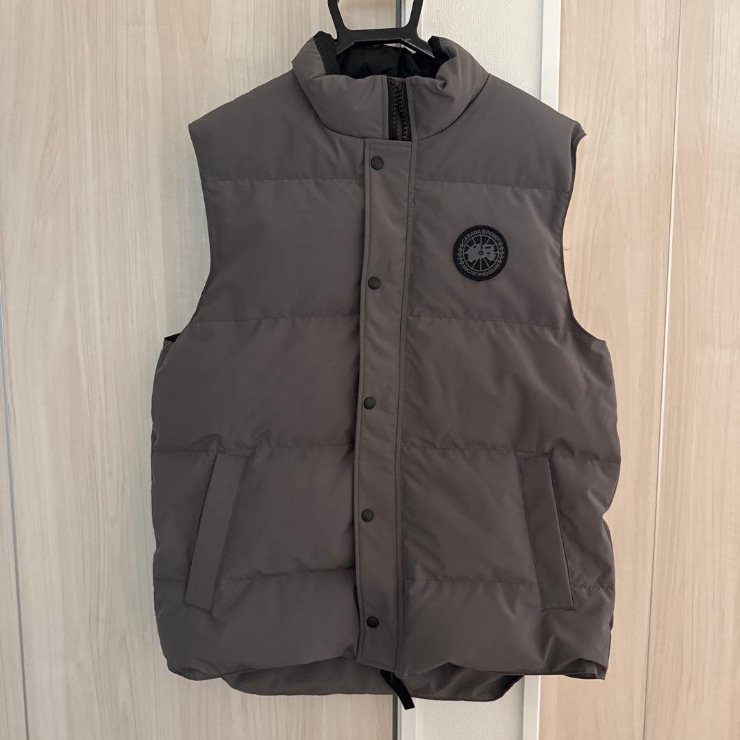 極美品⭐︎  アークティックプログラム XL グレー ベスト 極美品⭐︎Canada Goose アークティックプログラム XL グレー ベスト