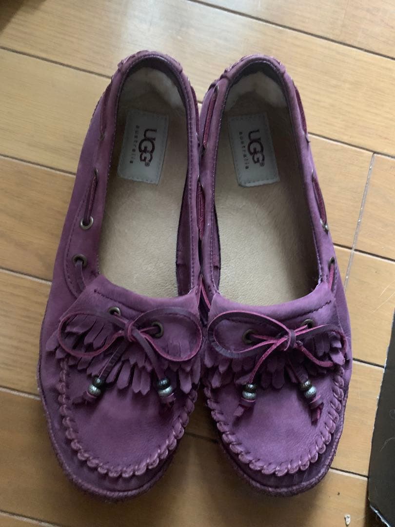UGG ローファー パープル モカシン7 スエード24cm ムートン - メルカリ