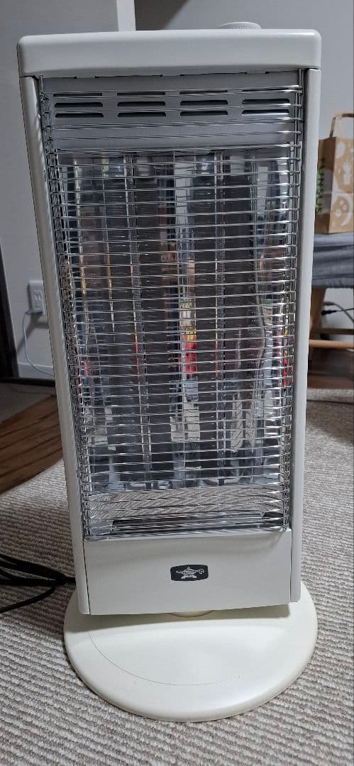 アラジン 遠赤グラファイトヒーター AEH-G100D(W) ホワイト Amazon | アラジン(Aladdin) 電気ストーブ 遠赤グラファイトヒーター