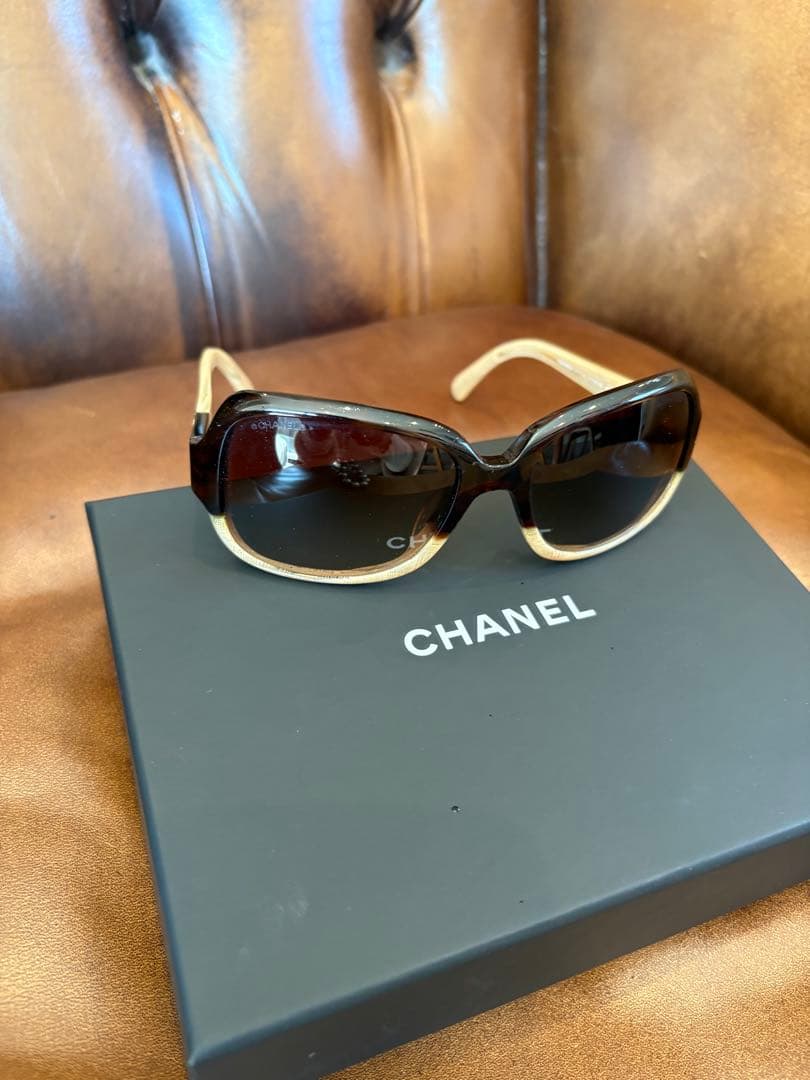 CHANEL サングラス ブラック/ベージュ CHANEL（シャネル） 【ケース付属】CHANEL サングラス レディース