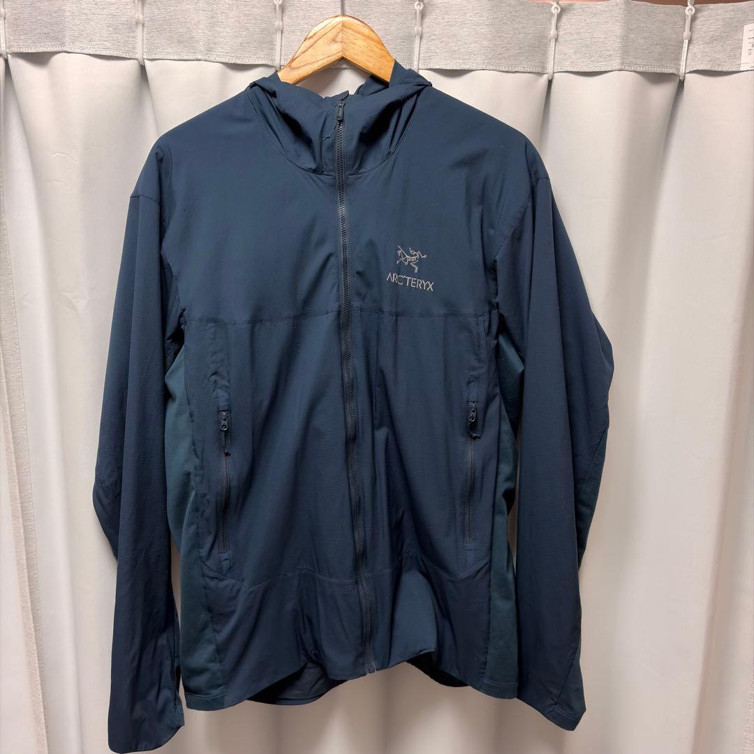 [美品]ARC'TERYX Atom SL Hoody L サイズ ネイビー 春夏シーズンにしか販売されない限定的なアイテム の ARC'TERYX Atom