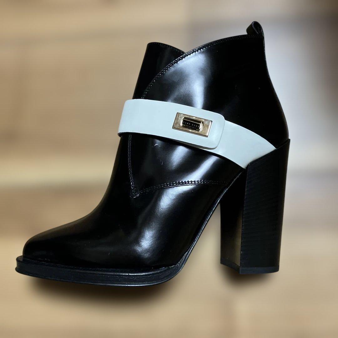 最終値下げ！ 新品！HUGO BOSSショートブーツ　size38☆ 希少/入手困難 早い者勝ち！Hugo BOSS 新品 希少/入手困難 早い者勝ち