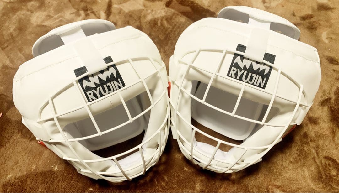 ヘッドギア RYUJIN 空手 キッズ 子ども 白 格闘技　ヘッドガード 子供用】RYUJIN リュウジン 空手 ニューアイアン ヘッドギア 3.0