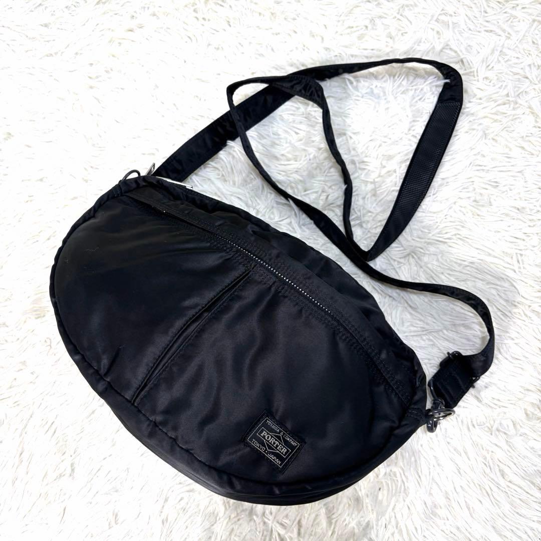 【美品】PORTER タンカー ハーフムーン 三日月 ショルダーバッグ ブラック PORTER ポーター タンカー ショルダーバッグ ハーフムーン 三日月 黒