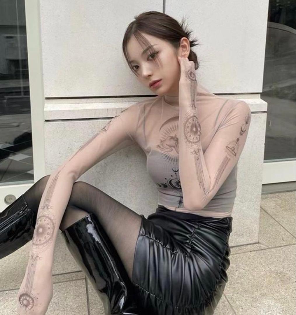 水瓶座 メルトザレディ horoscope tattoo tops (nude) - メルカリ