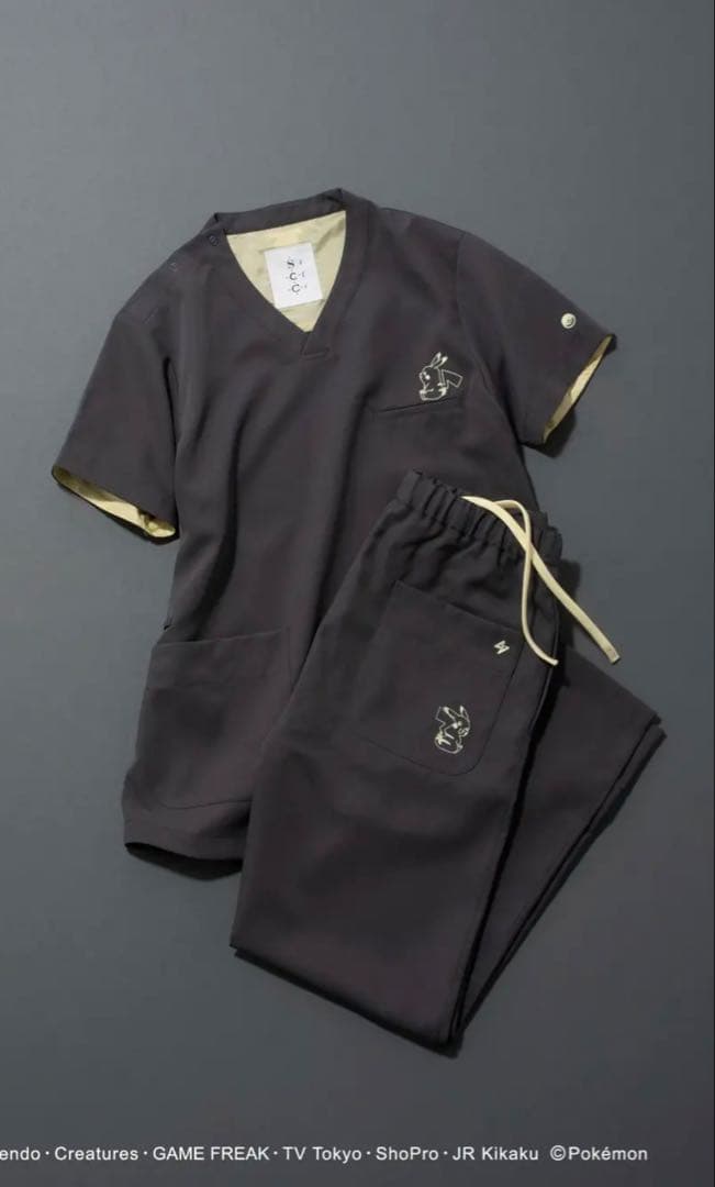 ポケモン　スクラブ　クラシコ　ピカチュウ　上下セット 初回発売時 即日完売となったポケモンがデザインされた医療用スクラブ