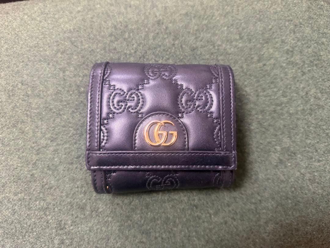 GUCCI 二つ折り財布 黒 レザー GUCCI◇2つ折り財布/レザー/BLK/総柄/メンズ : セカンドストリート