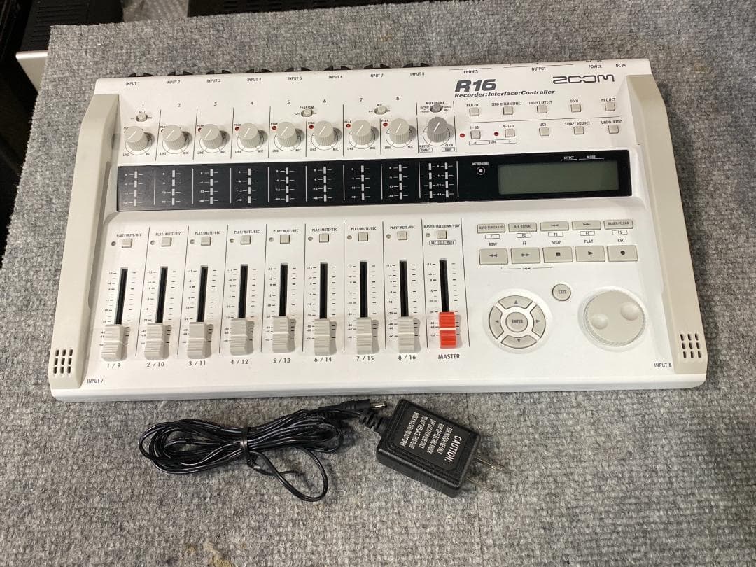 ZOOM R16 マルチトラックレコーダー ズーム Amazon | ZOOM ズーム マルチトラックレコーダー 8トラック同時録音 16