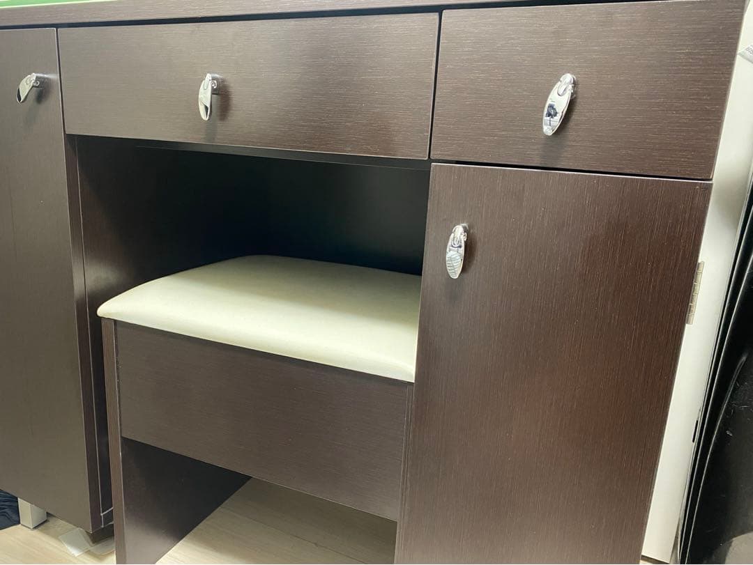 4/25発送まで ほぼ新品 ニトリ 両袖ドレッサーダークブラウン（※イス