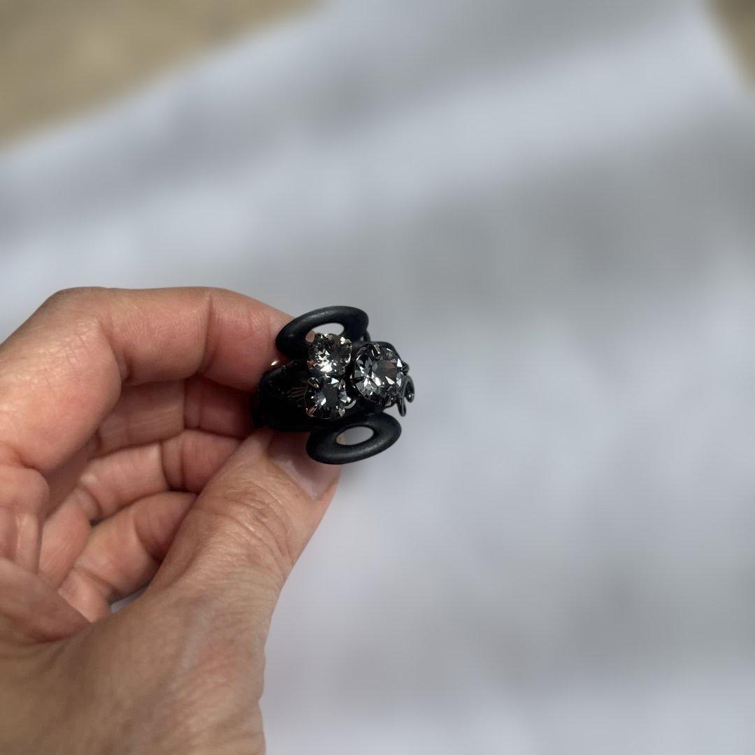 コンプレックスビズ ブラック装飾付きヘアクリップ ペア - メルカリ