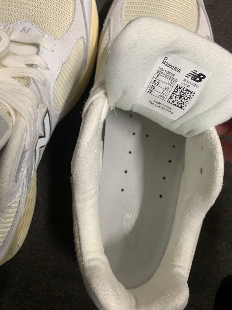 【New Balance M2002RIA 25.0cm ホワイト