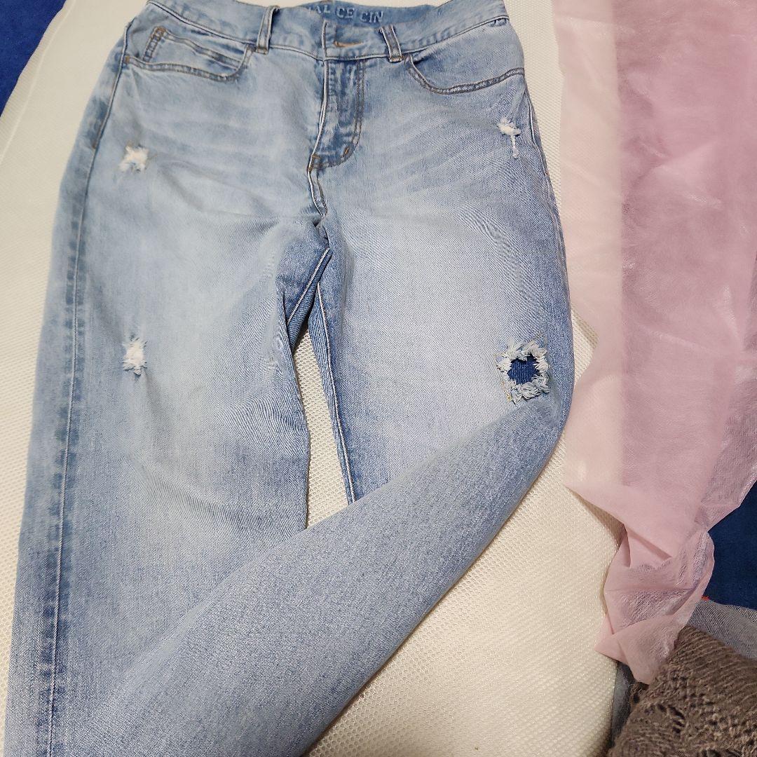 ライトブルー ストレートデニム ダメージ加工 - メルカリ