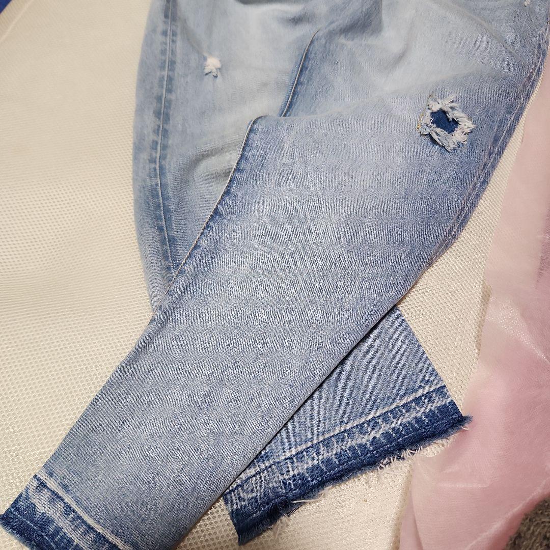 ライトブルー ストレートデニム ダメージ加工 - メルカリ