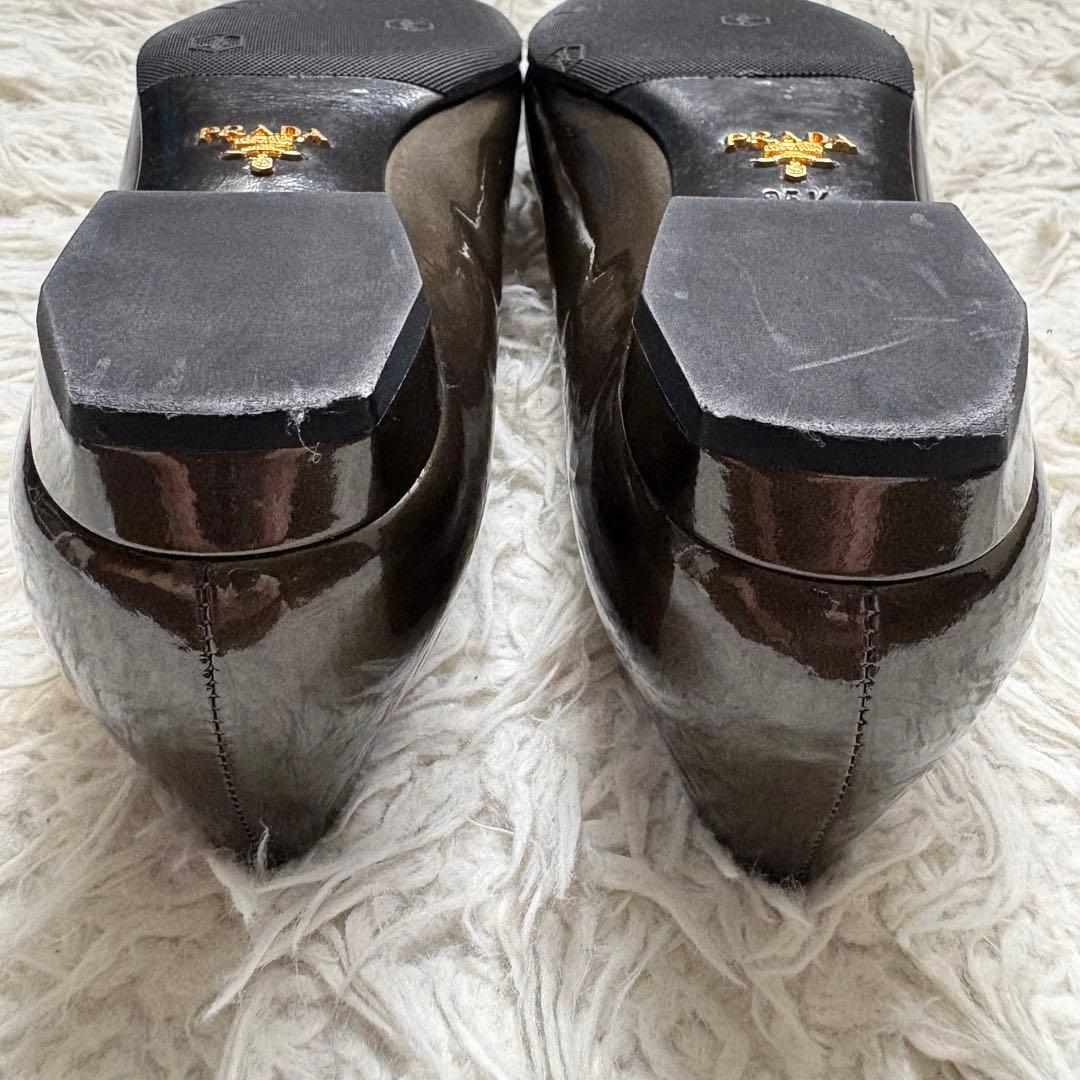 美品　PRADA リボンパンプス　パテントレザー　ダークカーキ　22.5cm