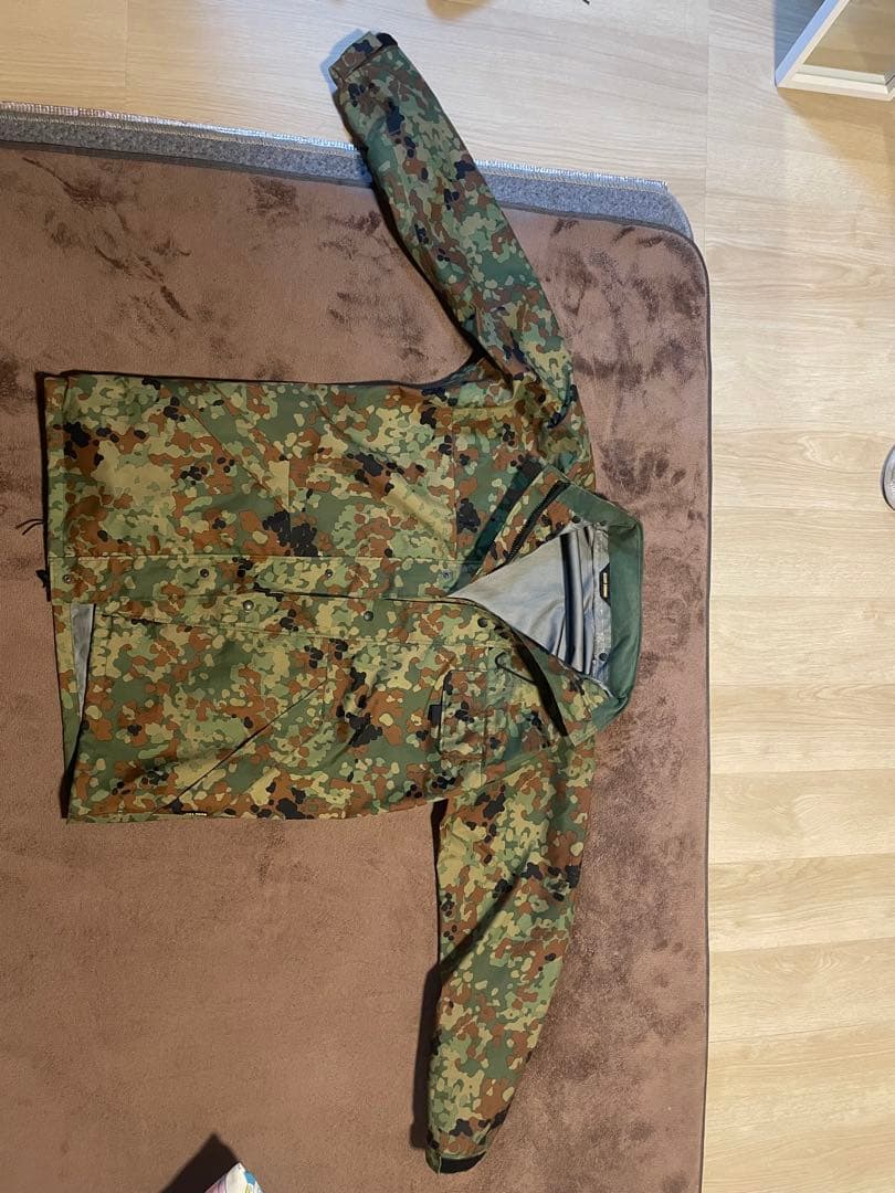 自衛隊　ゴアテックス雨衣　XL 新型GORE-TEX（ゴアテックス）迷彩雨衣 ミリタリーグッズ、自衛隊