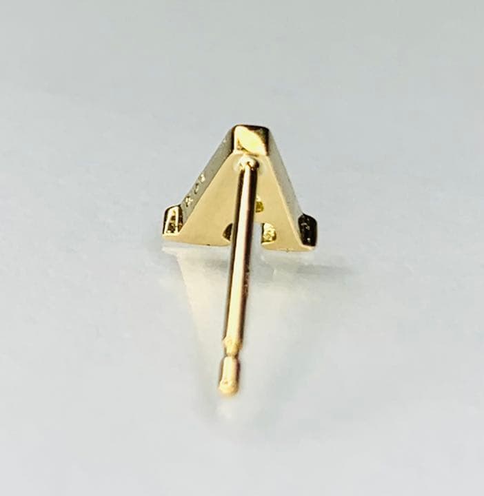 K18YGダイアモンドスタッドピアス イニシャルA 0.01ct