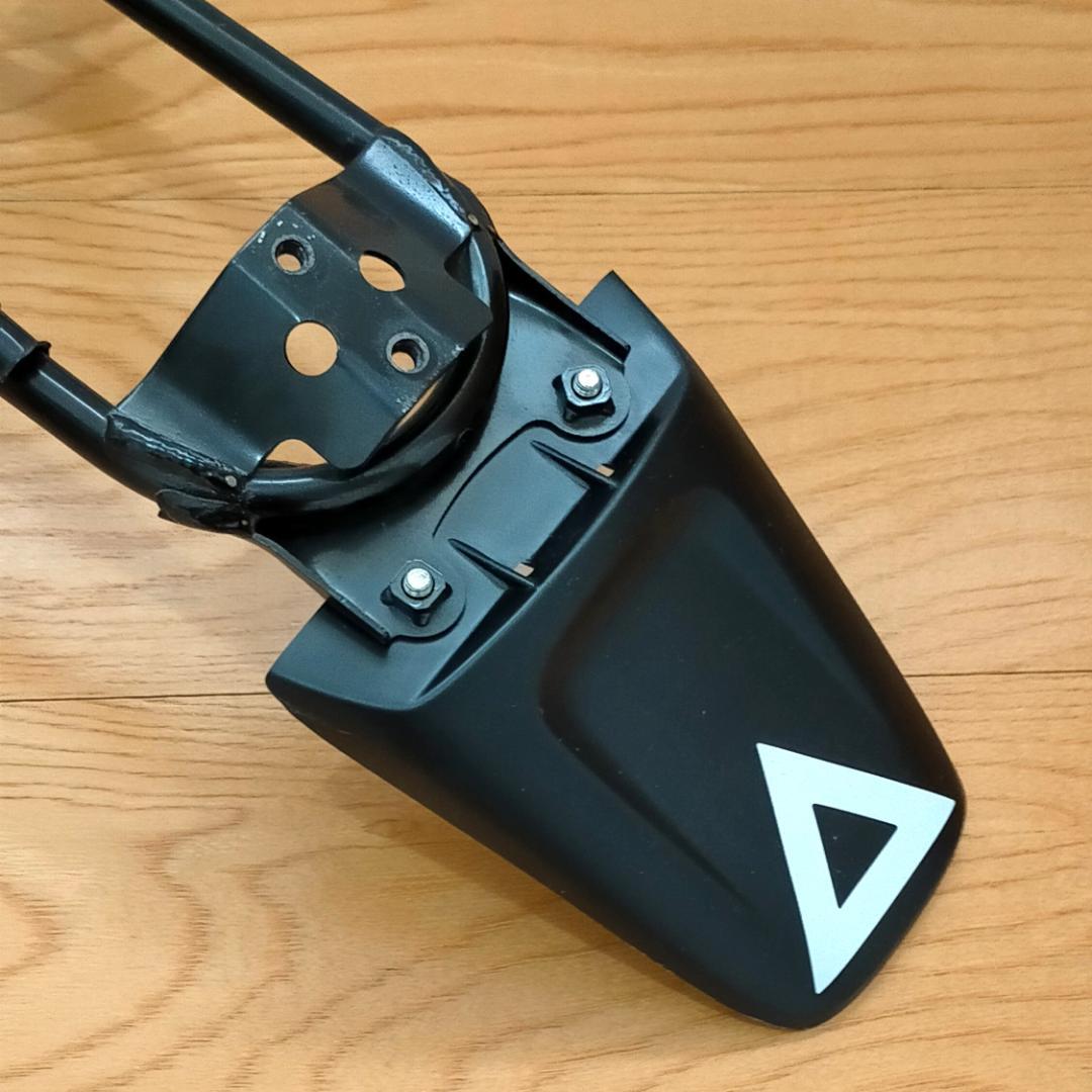 エイプ100 (型式HC07) 純正リアフェンダーステー 三角マーク - メルカリ