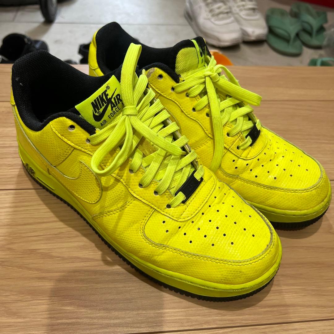 NIKE ナイキ エアフォース1 VOLT 蛍光色 - メルカリ
