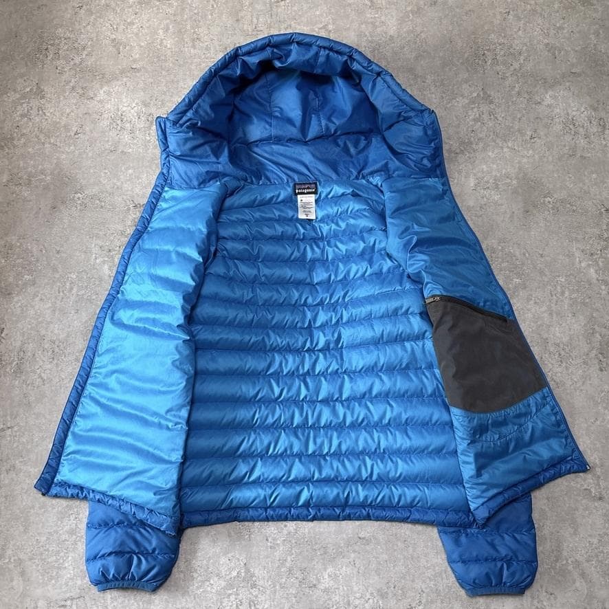 美品 パタゴニア ダウンセーターフーディ ダウンジャケット M ブルー
