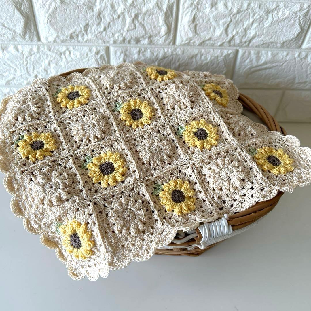 手編みのマルチカバー ぷっくりひまわりレースモチーフ編み - メルカリ