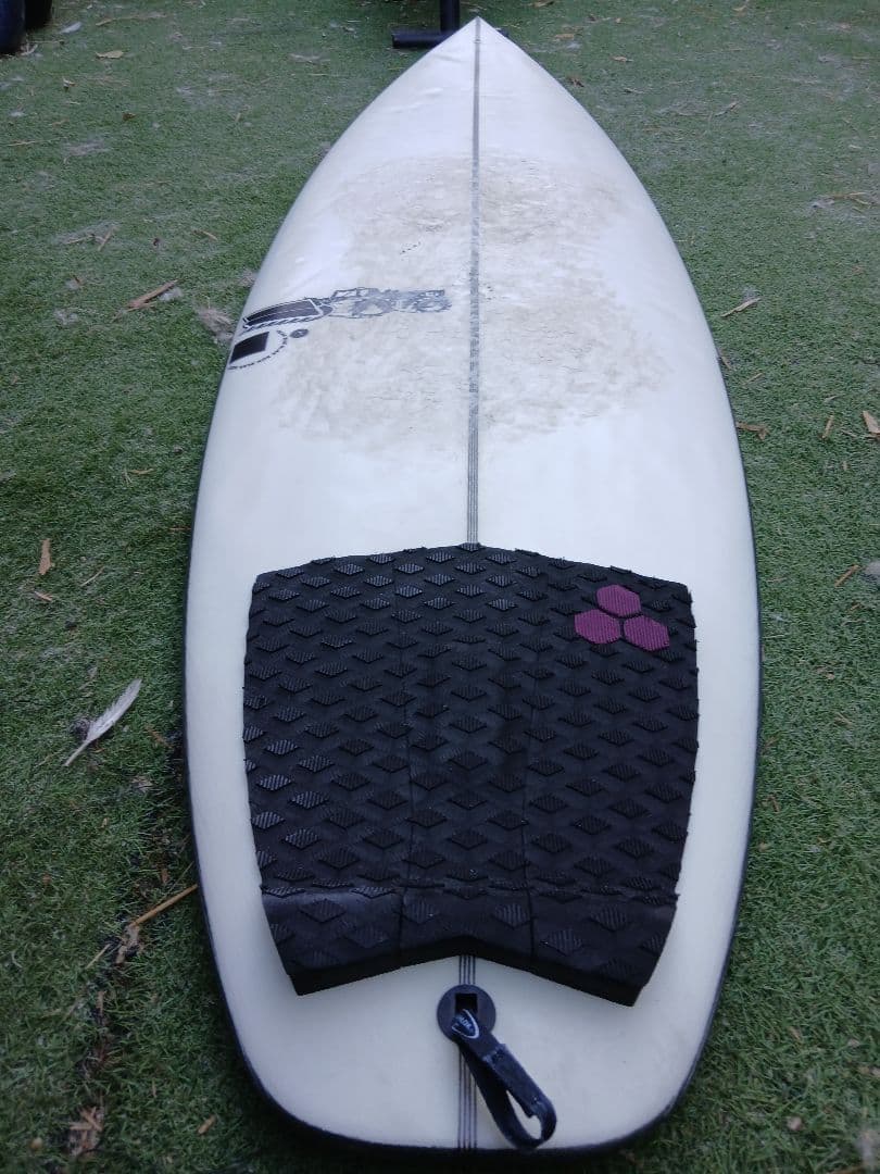 湘南 まだまだ使えます。JSサーフボード ショートボード fc2 5'10