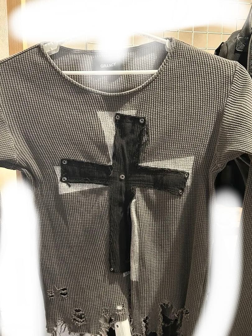 grancy クロスパッチダメージサーマルロンT - メルカリ