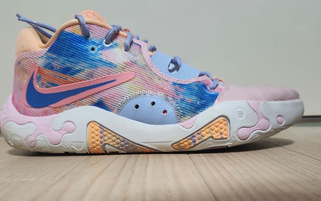 シューズ(男性用) nike pg6 \"Painted Swoosh\" Nike PG 6 Painted Swoosh DO9823-100 | SneakerNews.com