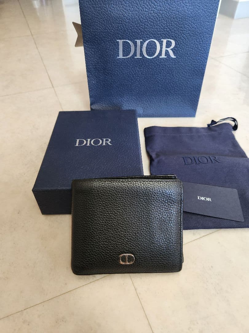 Dior ブラック 二つ折り財布 Christian Dior（クリスチャン・ディオール） クリスチャン ディオール