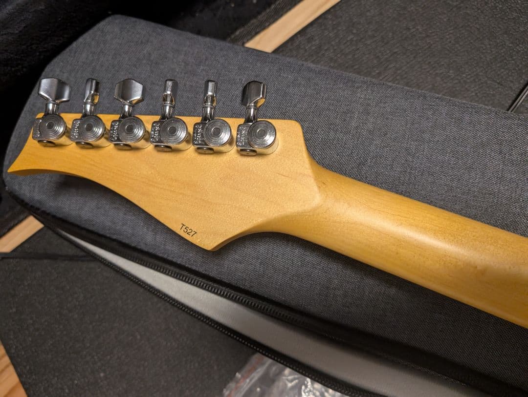 Three Dots Guitars s ケース付 オーダーピックガード付