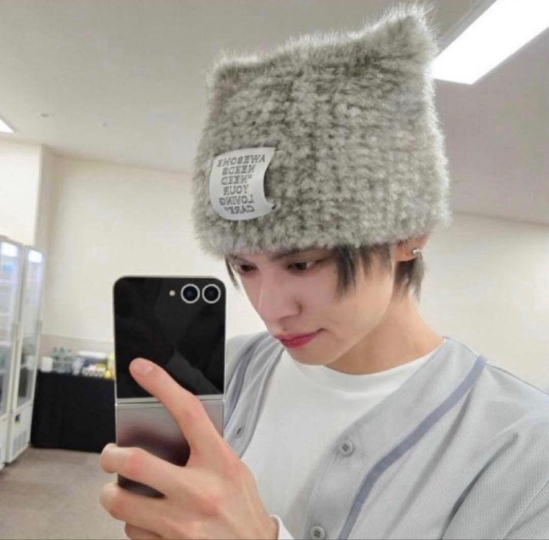 AWESOME NEEDS TXT ヨンジュン 着用 ビーニー 猫耳 ニット帽 - メルカリ
