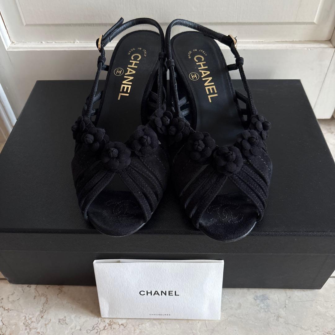 CHANEL ブラック フラワーサンダル CHANEL ブラック フラワーモチーフ サンダル 36 - メルカリ