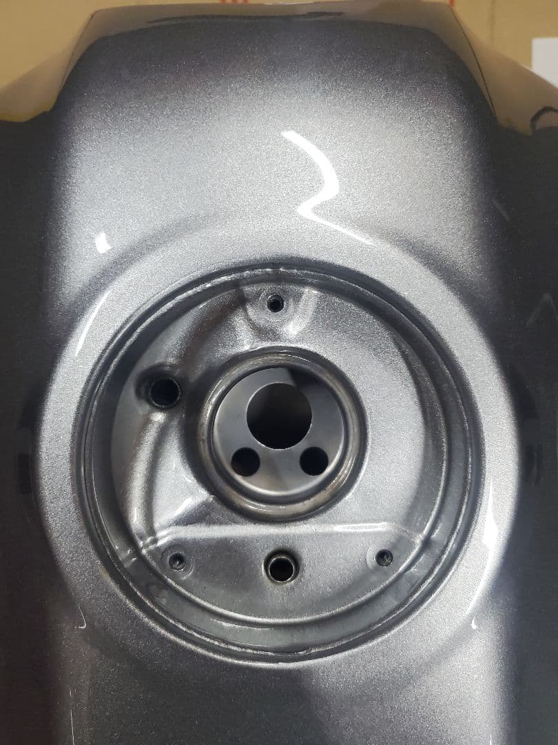 ホンダ CB1100RS用 純正タンク サイドカバー 美品 - メルカリ